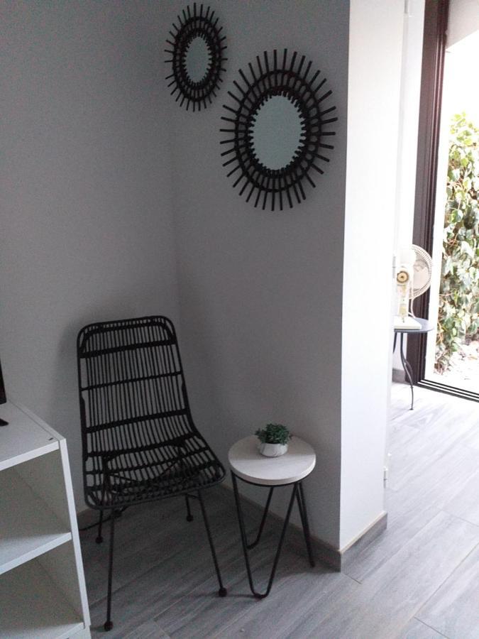 Joli Studio Res Au Calme En Rez De Jardin A Bandol. Exterior photo